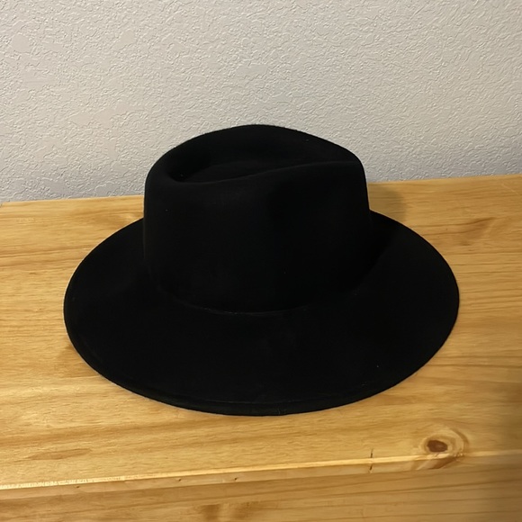 Black Felt Wide Brim Hat - Picture 2 of 5